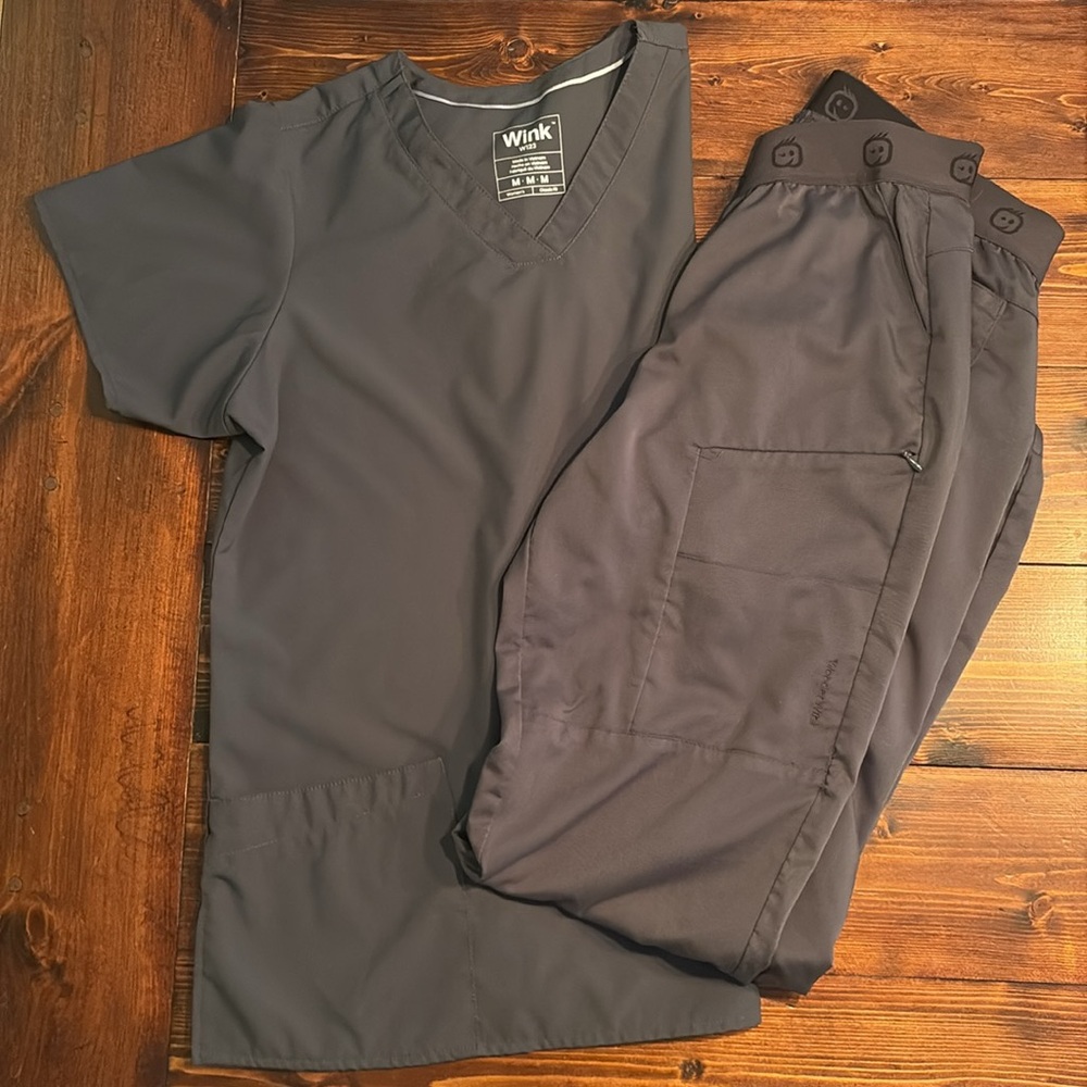 Women’s Wonderwink Scrub Set size M - pewter gray